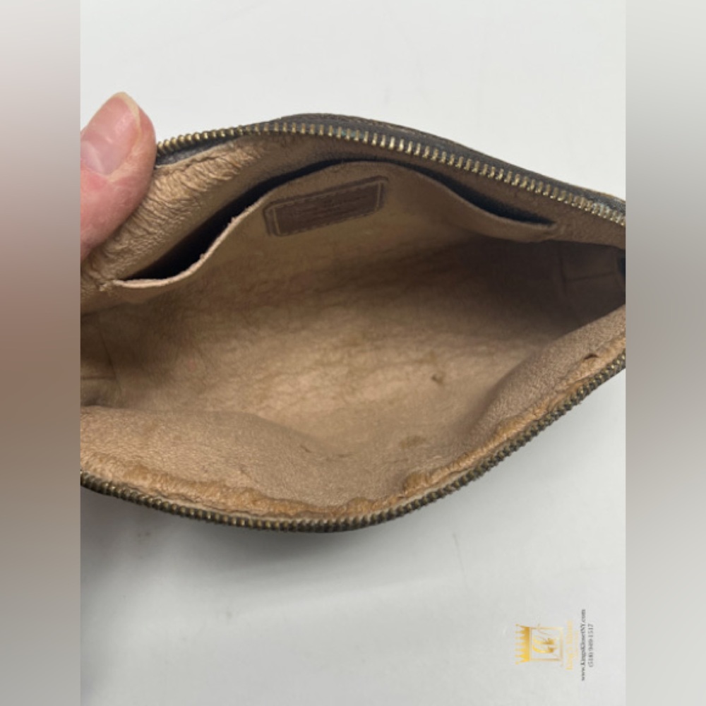 Louis Vuitton Cosmetics Pouch - Picture 13 of 13